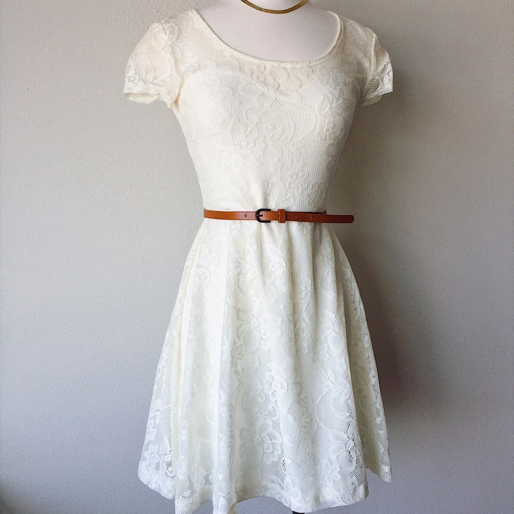 Floral Lace Dress - Picture 2 of 8